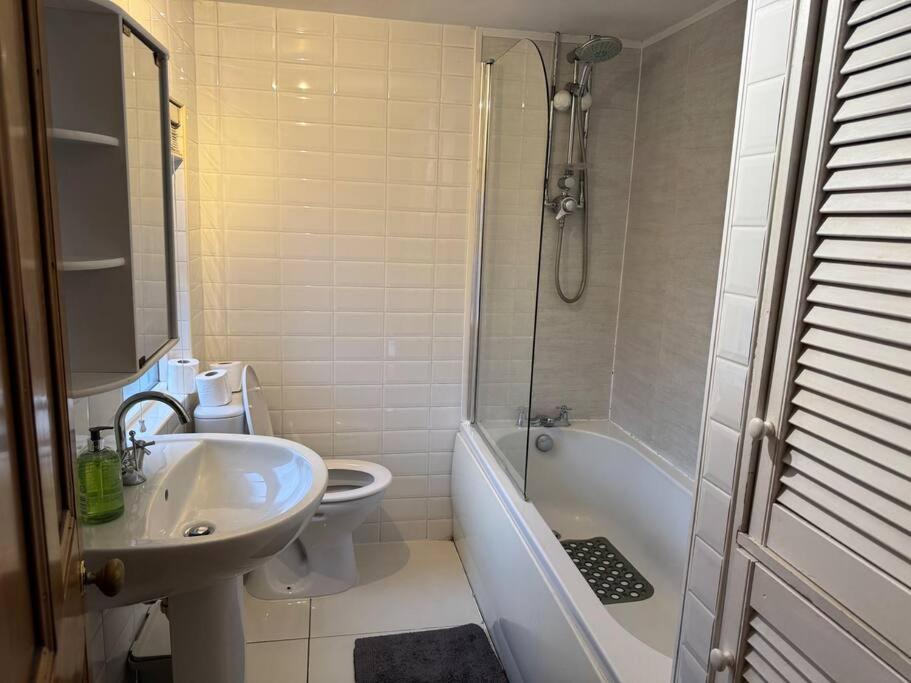 Stylish, Spacious And Central 4 Bedroom House Belfast Exterior foto