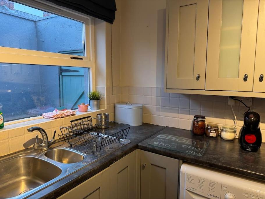Stylish, Spacious And Central 4 Bedroom House Belfast Exterior foto